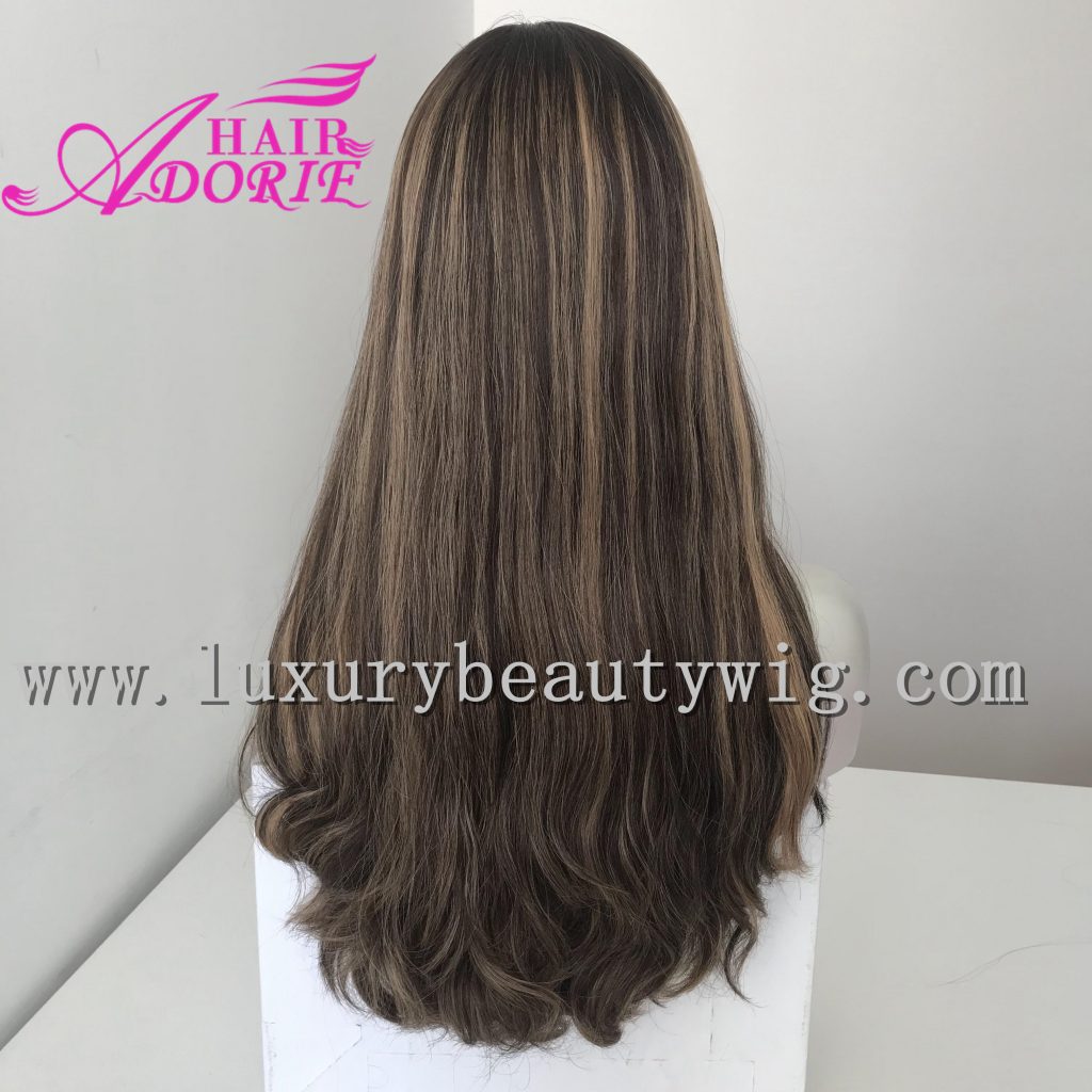 Short Jewish wig on promotion